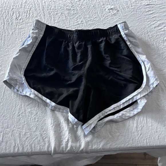 Unbranded Pants - Unbranded Womens Black and White Running Shorts Athletic Gym Workout Size Medium